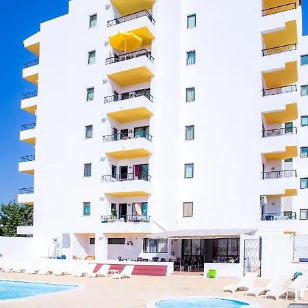 A02 - Pool At The City Gate Apartment